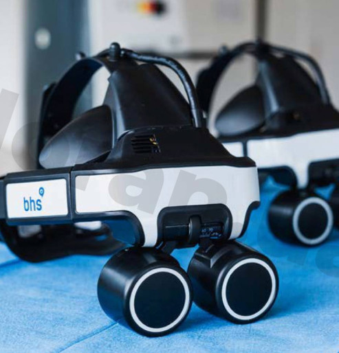 Операційний мікроскоп RoboticScope з роботизованою системою